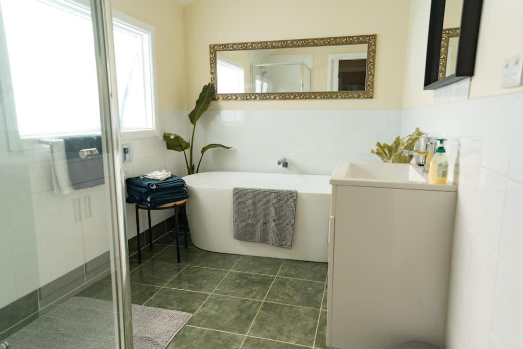 Paddys Creek Retreat Villa Upwey ภายนอก รูปภาพ